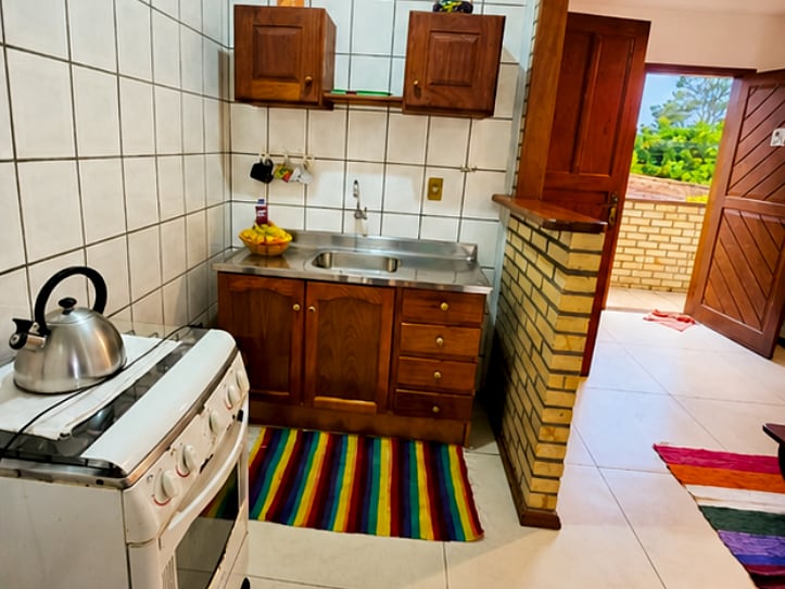 Cozinha do apartamento Duplo do prédio principal da Pousada Capricórnio